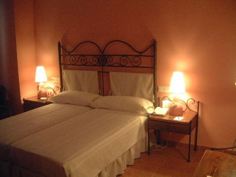 Almazara Hotel Лоха Стая снимка